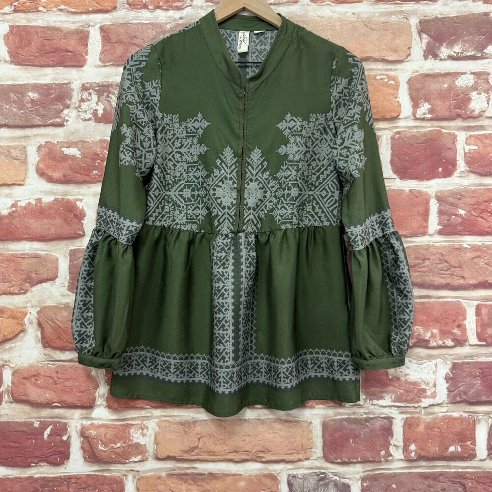 Konrad + Joseph Top Women's Small Green Gray Boho Abstract Casual Peasant Shirt